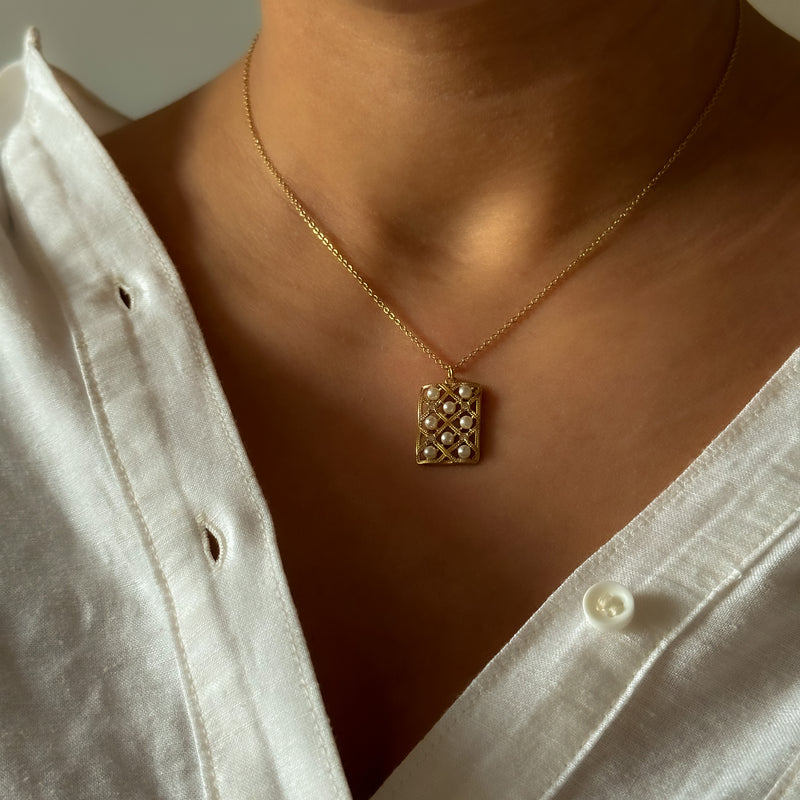 Collier Lamis